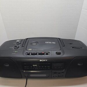 Vtg‎ Sony CFD-10 CD Cassette-corder Radio Player Portable Boombox Works Read!!